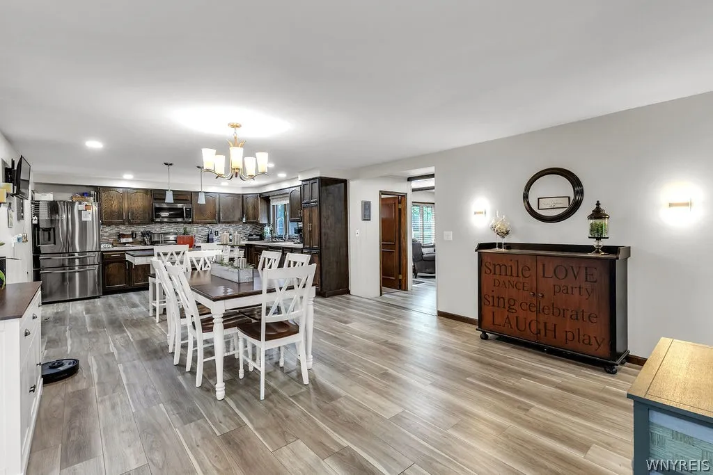 Dining room to kitchen area