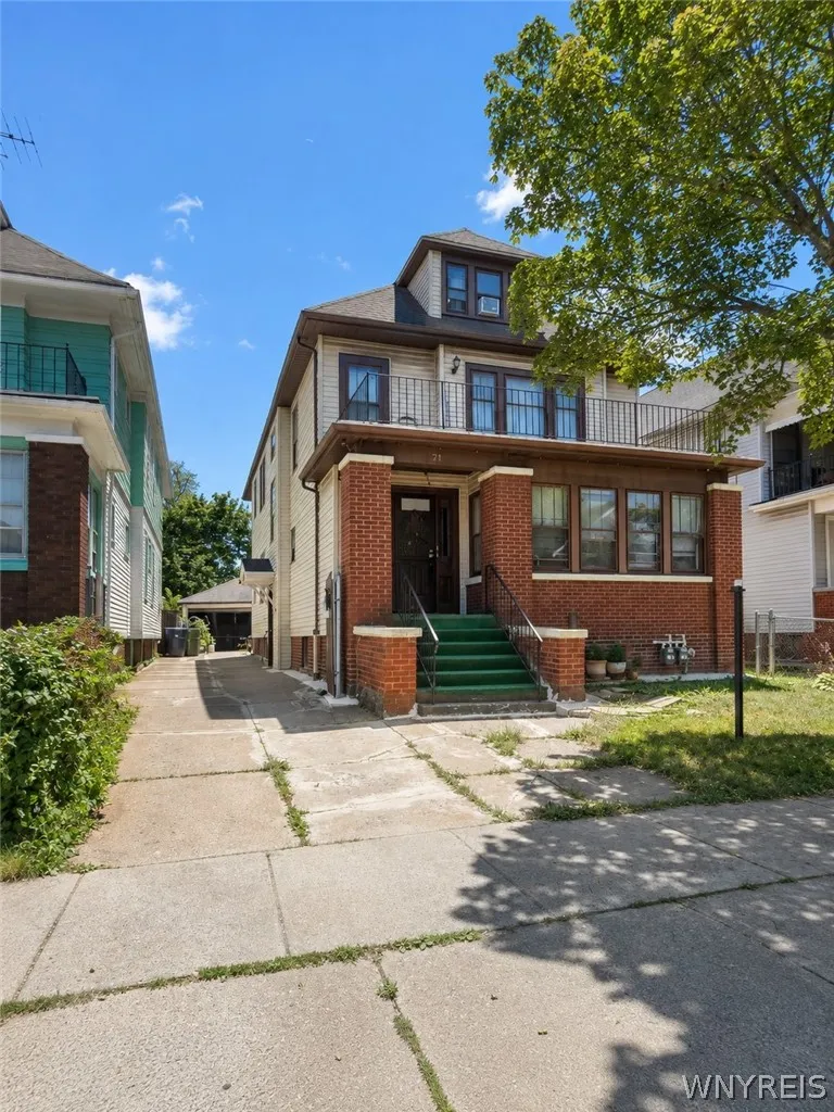 71 Brunswick Boulevard Lower, Buffalo, New York 14, Buffalo, New York 14208, 3 Bedrooms Bedrooms, 6 Rooms Rooms,1 BathroomBathrooms,Residential Lease,For Rent,71 Brunswick Boulevard Lower, Buffalo, New York 14,0,B1698854