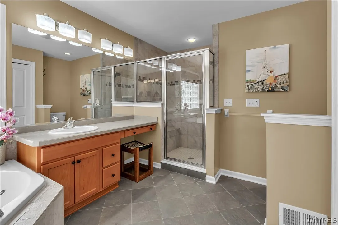 8059 Laurel Park Ln, Clarence, New York 14051, Clarence, New York 14051, 3 Bedrooms Bedrooms, 7 Rooms Rooms,2 BathroomsBathrooms,Residential,For Sale,8059 Laurel Park Ln, Clarence, New York 14051,0,B1698928