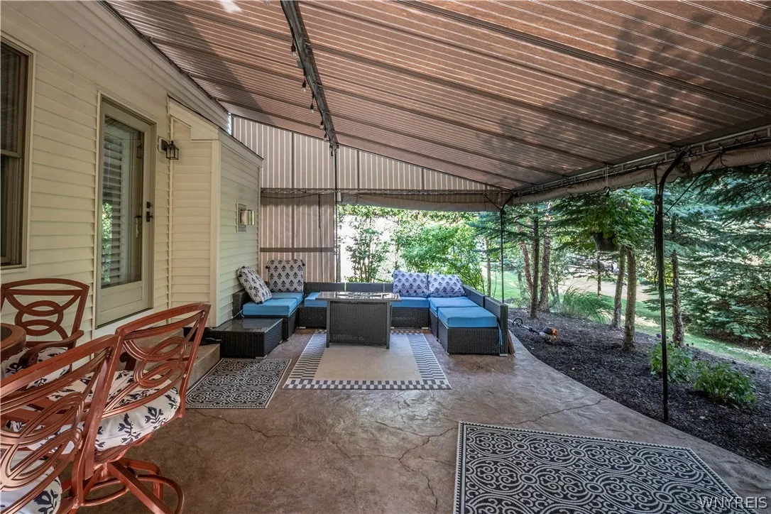 8059 Laurel Park Ln, Clarence, New York 14051, Clarence, New York 14051, 3 Bedrooms Bedrooms, 7 Rooms Rooms,2 BathroomsBathrooms,Residential,For Sale,8059 Laurel Park Ln, Clarence, New York 14051,0,B1698928