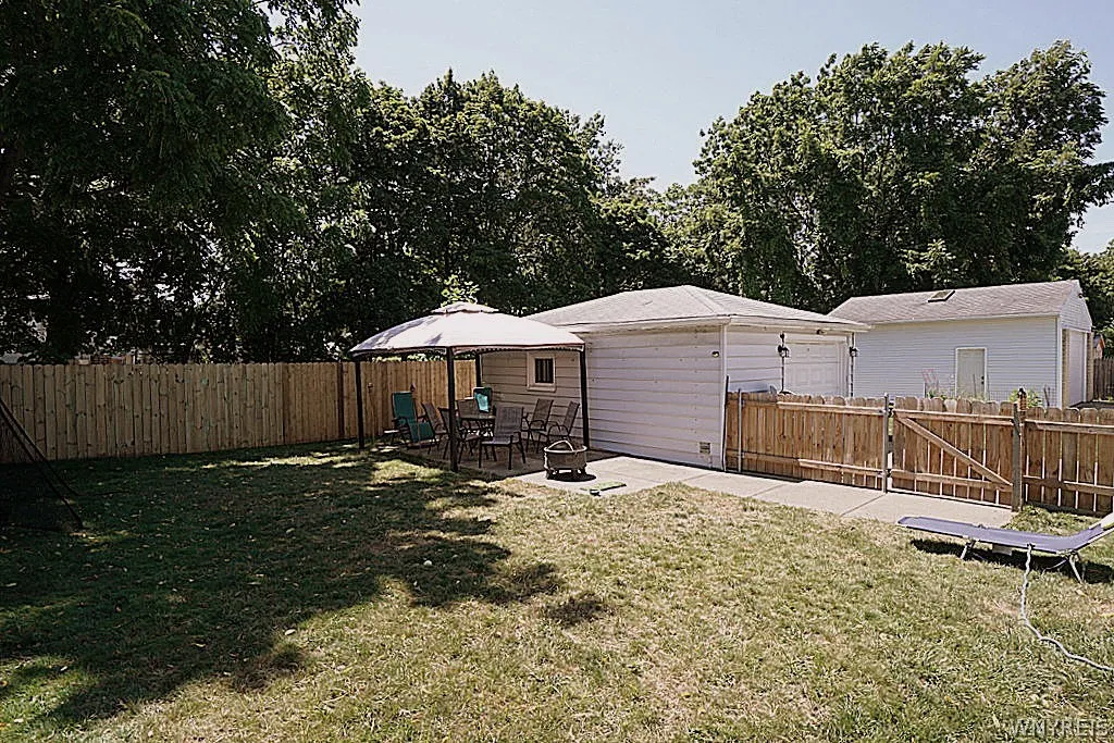 37 Burke Drive, Lackawanna, New York 14218, Lackawanna, New York 14218, 3 Bedrooms Bedrooms, 5 Rooms Rooms,1 BathroomBathrooms,Residential,For Sale,37 Burke Drive, Lackawanna, New York 14218,0,B1698692
