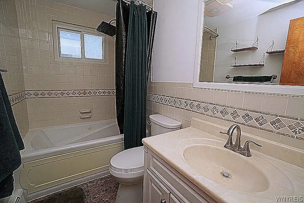 37 Burke Drive, Lackawanna, New York 14218, Lackawanna, New York 14218, 3 Bedrooms Bedrooms, 5 Rooms Rooms,1 BathroomBathrooms,Residential,For Sale,37 Burke Drive, Lackawanna, New York 14218,0,B1698692