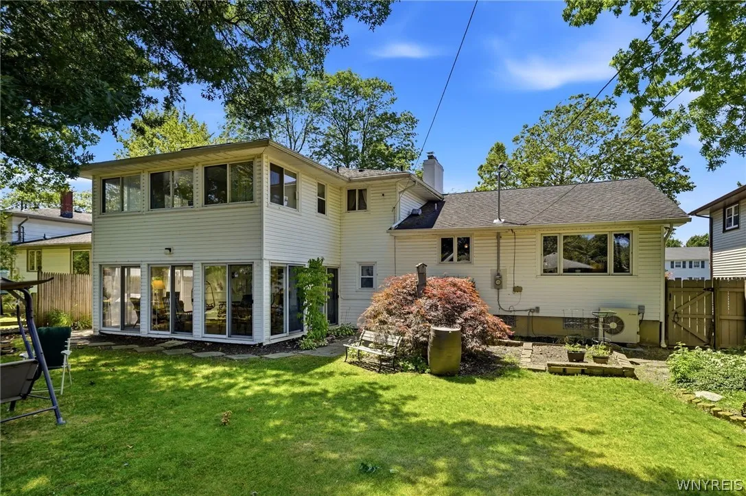 83 Wickham Drive, Amherst, New York 14221, Amherst, New York 14221, 3 Bedrooms Bedrooms, 8 Rooms Rooms,2 BathroomsBathrooms,Residential,For Sale,83 Wickham Drive, Amherst, New York 14221,0,B1698917