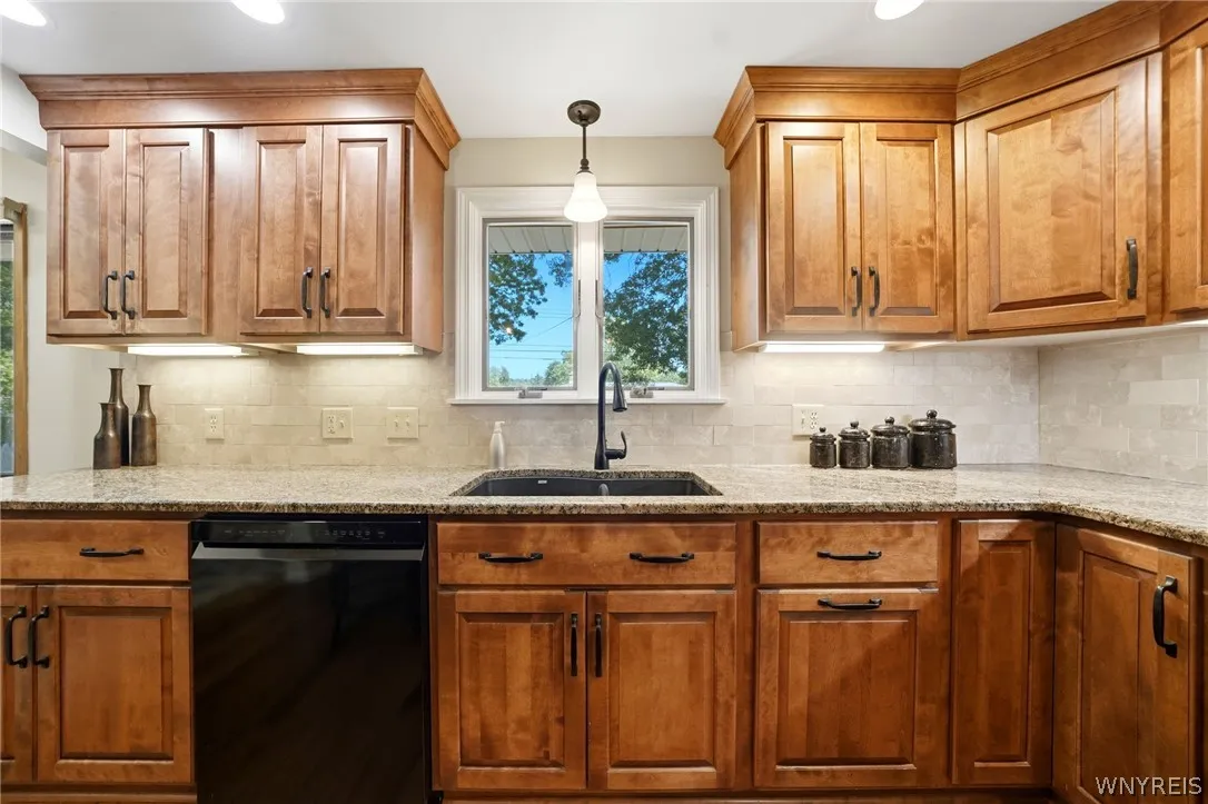 83 Wickham Drive, Amherst, New York 14221, Amherst, New York 14221, 3 Bedrooms Bedrooms, 8 Rooms Rooms,2 BathroomsBathrooms,Residential,For Sale,83 Wickham Drive, Amherst, New York 14221,0,B1698917