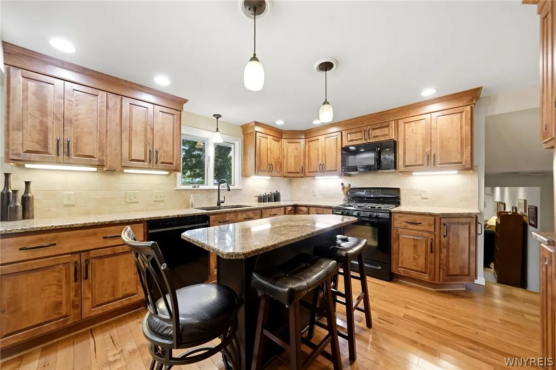 83 Wickham Drive, Amherst, New York 14221, Amherst, New York 14221, 3 Bedrooms Bedrooms, 8 Rooms Rooms,2 BathroomsBathrooms,Residential,For Sale,83 Wickham Drive, Amherst, New York 14221,0,B1698917
