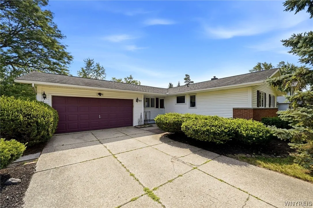 103 Colony Court, Amherst, New York 14226, Amherst, New York 14226, 3 Bedrooms Bedrooms, 6 Rooms Rooms,2 BathroomsBathrooms,Residential,For Sale,103 Colony Court, Amherst, New York 14226,0,B1698916