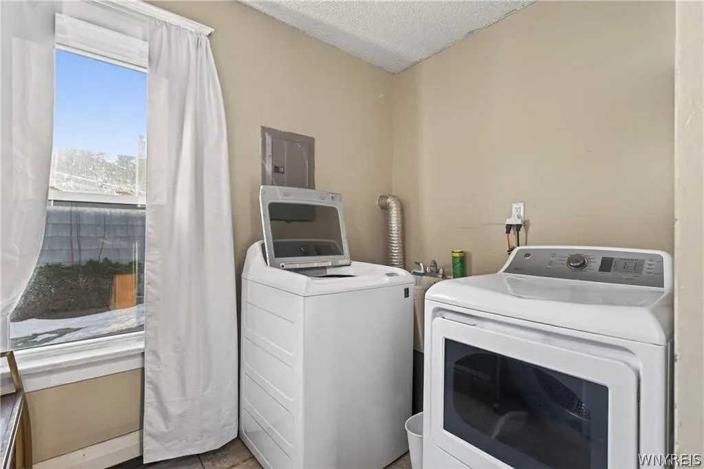 124 7th Avenue, North Tonawanda, New York 14120, North Tonawanda, New York 14120, 4 Bedrooms Bedrooms, 7 Rooms Rooms,1 BathroomBathrooms,Residential,For Sale,124 7th Avenue, North Tonawanda, New York 14120,0,B1698970