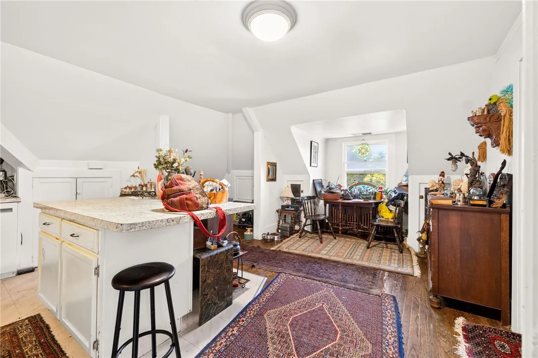32-34 Strathallan Park, Rochester, New York 14607, Rochester, New York 14607, 4 Bedrooms Bedrooms, ,Multi Family,For Sale,32-34 Strathallan Park, Rochester, New York 14607,0,R1698456