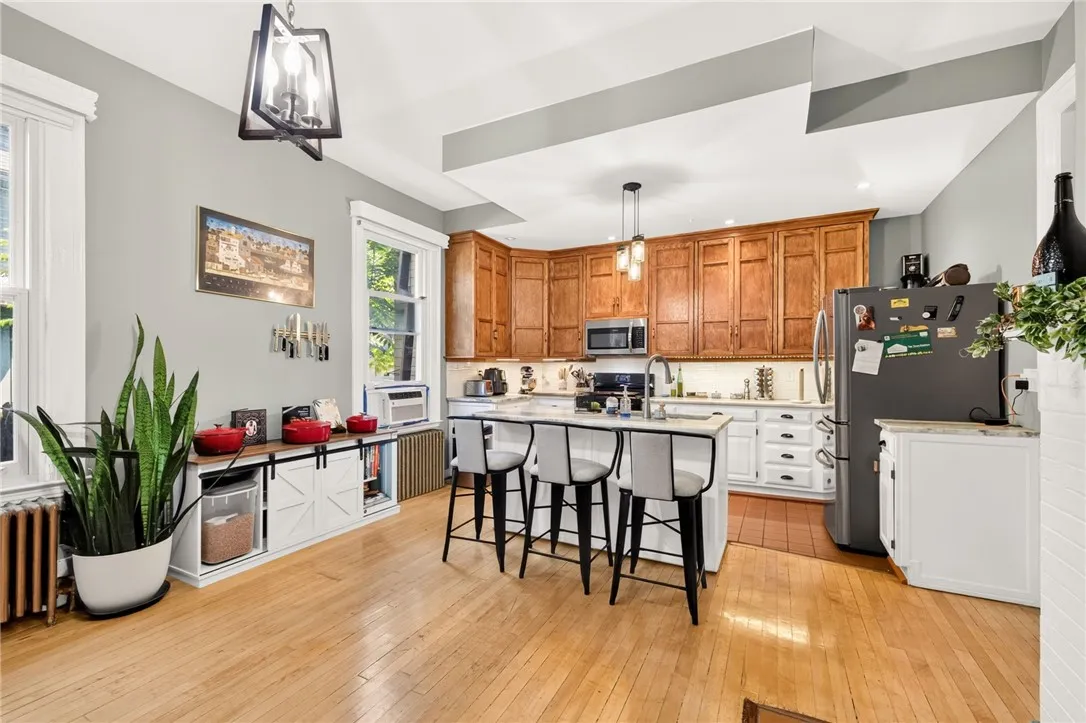 32-34 Strathallan Park, Rochester, New York 14607, Rochester, New York 14607, 4 Bedrooms Bedrooms, ,Multi Family,For Sale,32-34 Strathallan Park, Rochester, New York 14607,0,R1698456