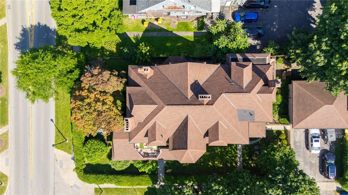 32-34 Strathallan Park, Rochester, New York 14607, Rochester, New York 14607, 4 Bedrooms Bedrooms, ,Multi Family,For Sale,32-34 Strathallan Park, Rochester, New York 14607,0,R1698456