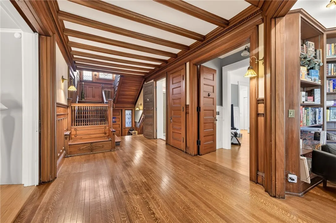 Spacious foyer