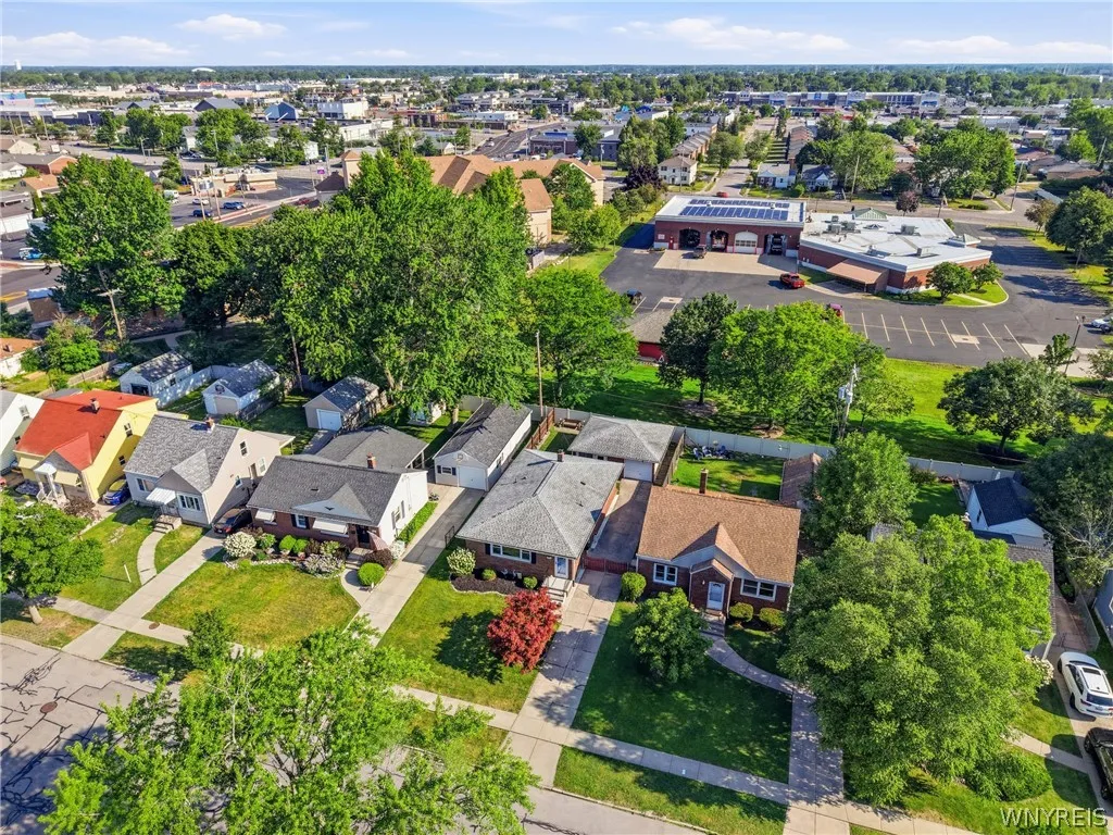 329 Lamont Drive, Amherst, New York 14226, Amherst, New York 14226, 2 Bedrooms Bedrooms, 8 Rooms Rooms,1 BathroomBathrooms,Residential,For Sale,329 Lamont Drive, Amherst, New York 14226,0,B1698433