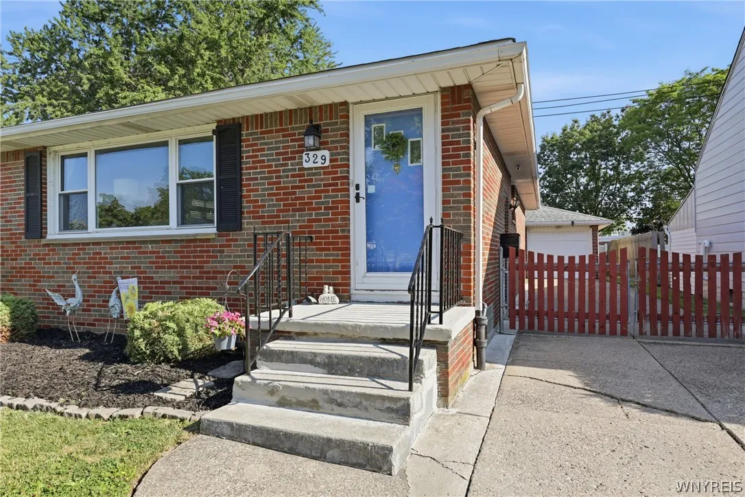 329 Lamont Drive, Amherst, New York 14226, Amherst, New York 14226, 2 Bedrooms Bedrooms, 8 Rooms Rooms,1 BathroomBathrooms,Residential,For Sale,329 Lamont Drive, Amherst, New York 14226,0,B1698433