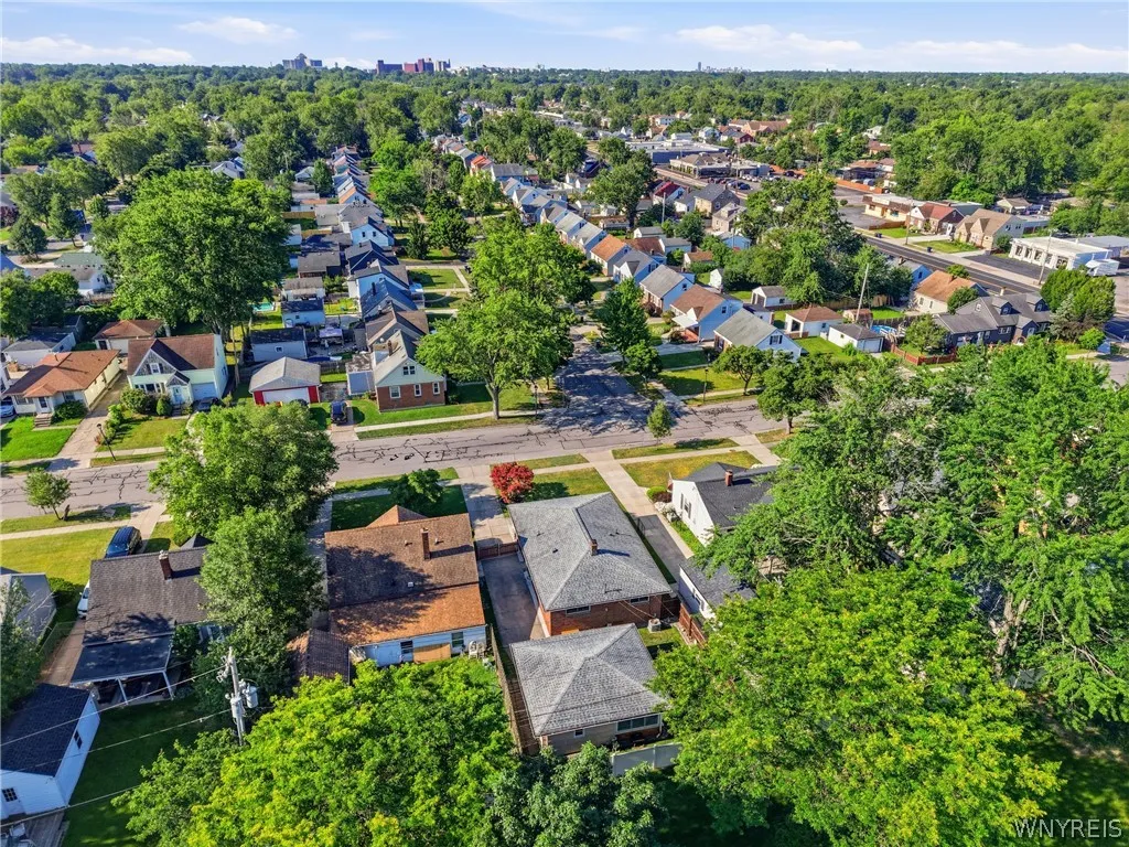 329 Lamont Drive, Amherst, New York 14226, Amherst, New York 14226, 2 Bedrooms Bedrooms, 8 Rooms Rooms,1 BathroomBathrooms,Residential,For Sale,329 Lamont Drive, Amherst, New York 14226,0,B1698433