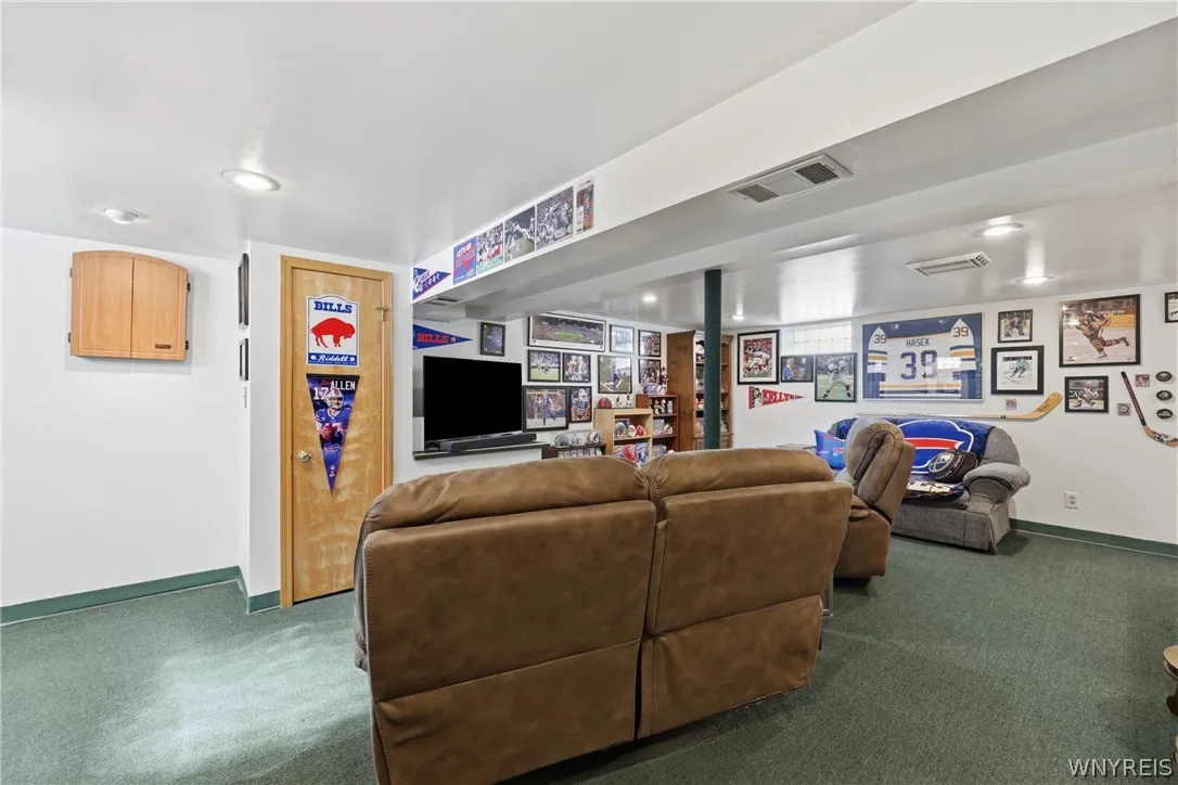 329 Lamont Drive, Amherst, New York 14226, Amherst, New York 14226, 2 Bedrooms Bedrooms, 8 Rooms Rooms,1 BathroomBathrooms,Residential,For Sale,329 Lamont Drive, Amherst, New York 14226,0,B1698433