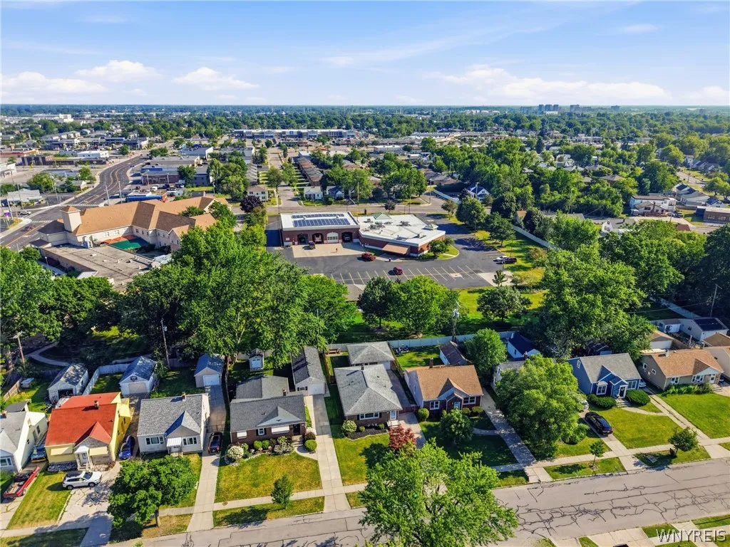 329 Lamont Drive, Amherst, New York 14226, Amherst, New York 14226, 2 Bedrooms Bedrooms, 8 Rooms Rooms,1 BathroomBathrooms,Residential,For Sale,329 Lamont Drive, Amherst, New York 14226,0,B1698433