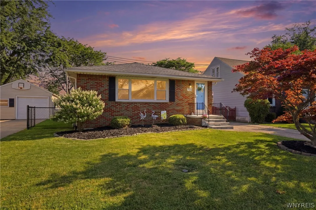 329 Lamont Drive, Amherst, New York 14226, Amherst, New York 14226, 2 Bedrooms Bedrooms, 8 Rooms Rooms,1 BathroomBathrooms,Residential,For Sale,329 Lamont Drive, Amherst, New York 14226,0,B1698433