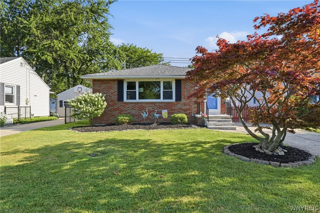 329 Lamont Drive, Amherst, New York 14226, Amherst, New York 14226, 2 Bedrooms Bedrooms, 8 Rooms Rooms,1 BathroomBathrooms,Residential,For Sale,329 Lamont Drive, Amherst, New York 14226,0,B1698433