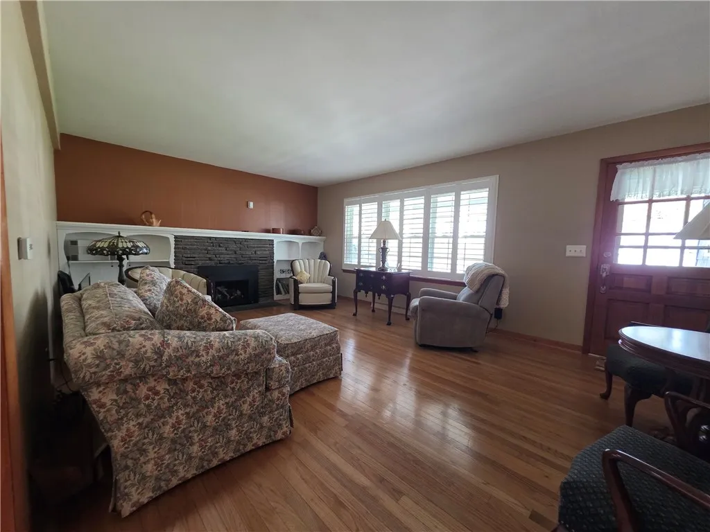 7 Locust Street, Bath, New York 14810, Bath, New York 14810, 3 Bedrooms Bedrooms, 10 Rooms Rooms,2 BathroomsBathrooms,Residential,For Sale,7 Locust Street, Bath, New York 14810,0,R1698236