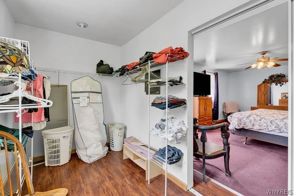 4015 Mapleton Road, Wheatfield, New York 14120, Wheatfield, New York 14120, 2 Bedrooms Bedrooms, 5 Rooms Rooms,1 BathroomBathrooms,Residential,For Sale,4015 Mapleton Road, Wheatfield, New York 14120,0,B1698291