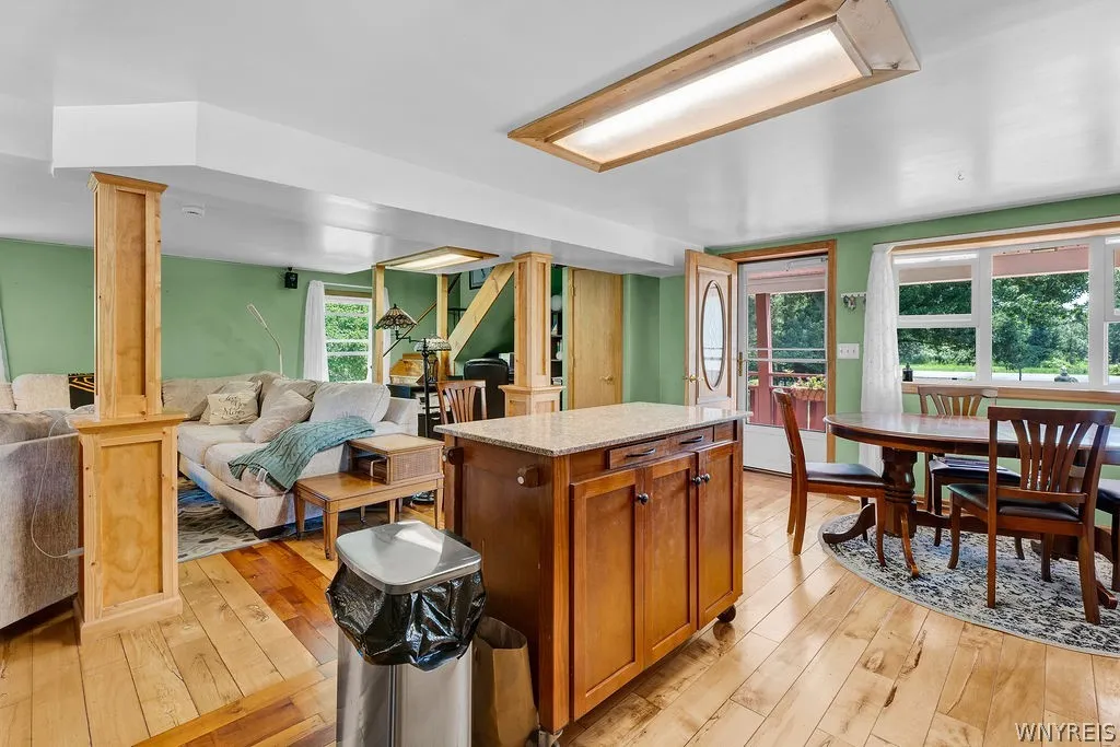 4015 Mapleton Road, Wheatfield, New York 14120, Wheatfield, New York 14120, 2 Bedrooms Bedrooms, 5 Rooms Rooms,1 BathroomBathrooms,Residential,For Sale,4015 Mapleton Road, Wheatfield, New York 14120,0,B1698291