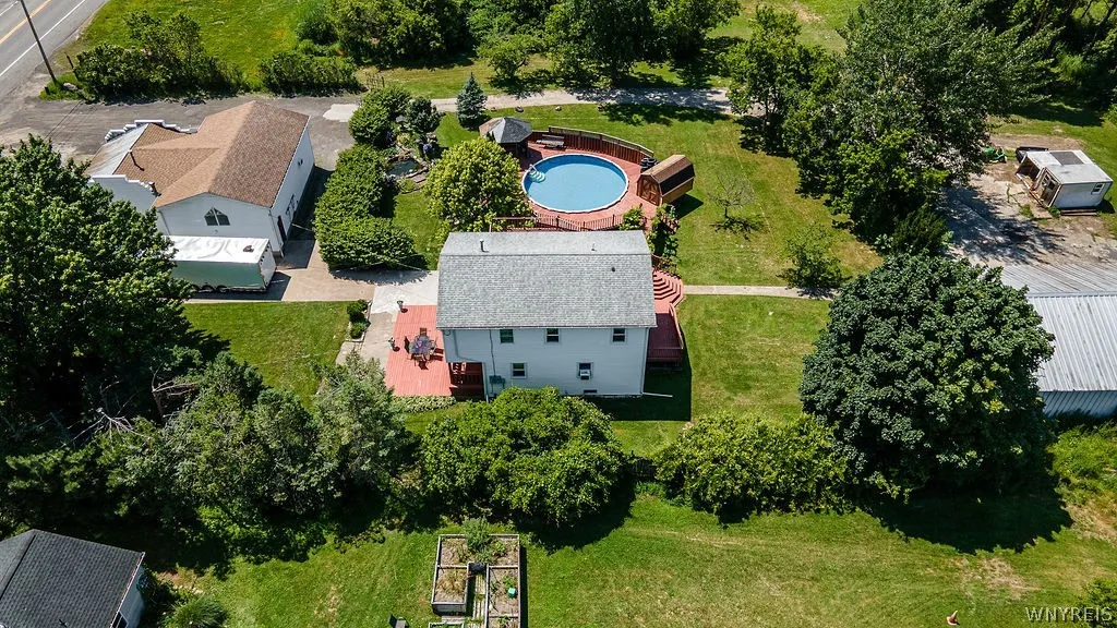 4015 Mapleton Road, Wheatfield, New York 14120, Wheatfield, New York 14120, 2 Bedrooms Bedrooms, 5 Rooms Rooms,1 BathroomBathrooms,Residential,For Sale,4015 Mapleton Road, Wheatfield, New York 14120,0,B1698291