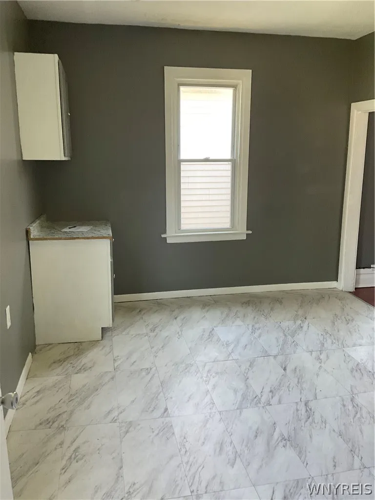 44 Aldrich Place, Buffalo, New York 14220, Buffalo, New York 14220, 6 Bedrooms Bedrooms, ,2 BathroomsBathrooms,Residential,For Sale,44 Aldrich Place, Buffalo, New York 14220,0,B1698732