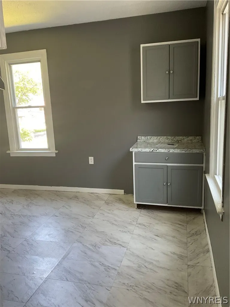 44 Aldrich Place, Buffalo, New York 14220, Buffalo, New York 14220, 6 Bedrooms Bedrooms, ,2 BathroomsBathrooms,Residential,For Sale,44 Aldrich Place, Buffalo, New York 14220,0,B1698732