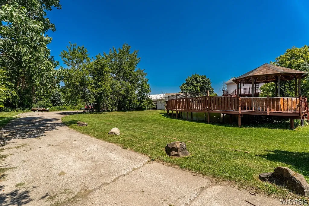 4015 Mapleton Road, Wheatfield, New York 14120, Wheatfield, New York 14120, ,Commercial Sale,For Sale,4015 Mapleton Road, Wheatfield, New York 14120,0,B1697630