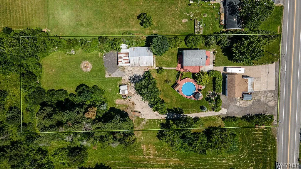 4015 Mapleton Road, Wheatfield, New York 14120, Wheatfield, New York 14120, ,Commercial Sale,For Sale,4015 Mapleton Road, Wheatfield, New York 14120,0,B1697630