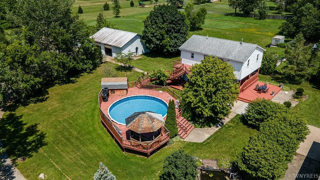 4015 Mapleton Road, Wheatfield, New York 14120, Wheatfield, New York 14120, ,Commercial Sale,For Sale,4015 Mapleton Road, Wheatfield, New York 14120,0,B1697630