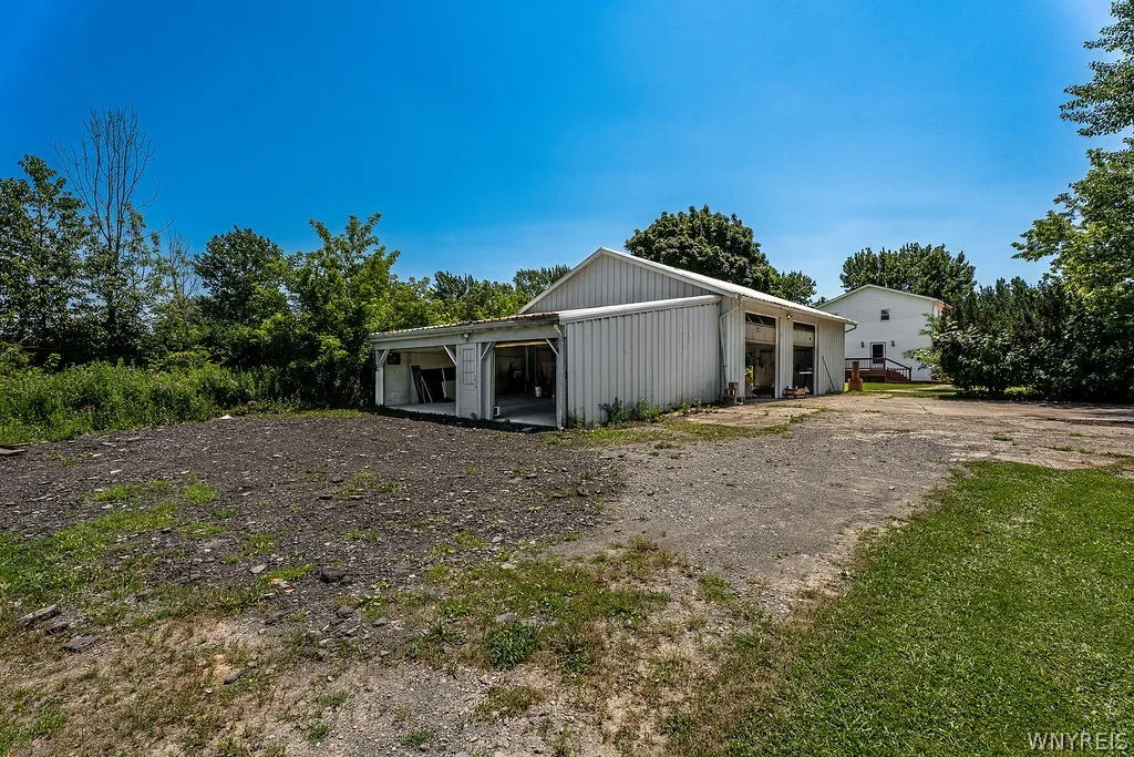 4015 Mapleton Road, Wheatfield, New York 14120, Wheatfield, New York 14120, ,Commercial Sale,For Sale,4015 Mapleton Road, Wheatfield, New York 14120,0,B1697630