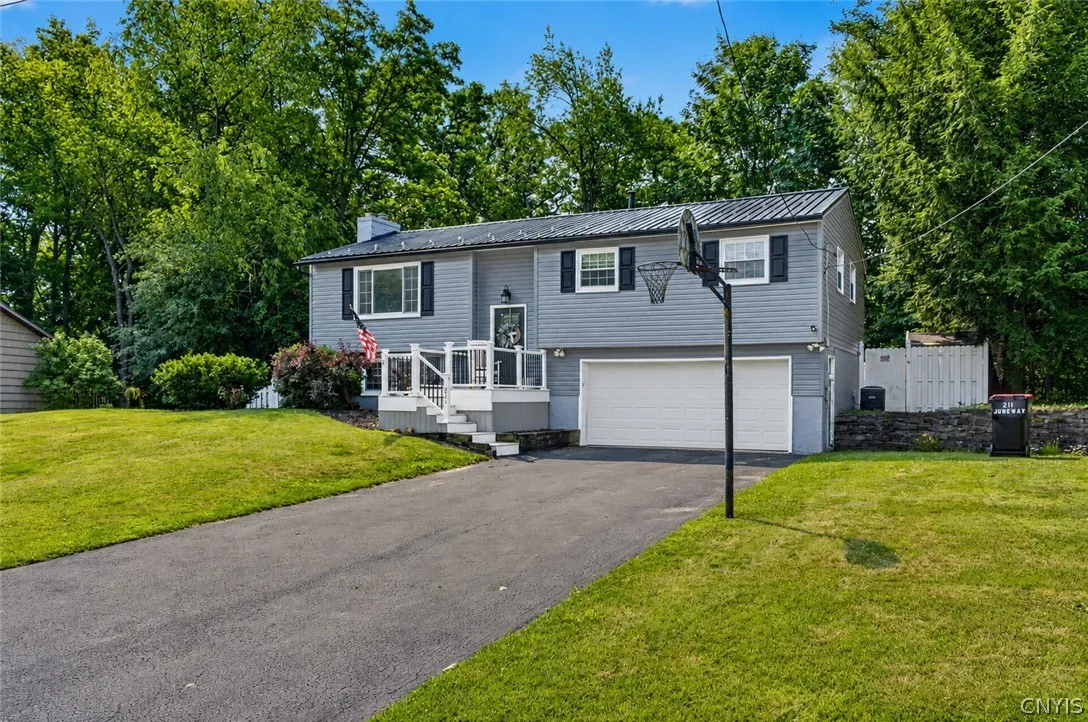 211 Juneway Drive, Sullivan, New York 13037, Sullivan, New York 13037, 3 Bedrooms Bedrooms, 7 Rooms Rooms,1 BathroomBathrooms,Residential,For Sale,211 Juneway Drive, Sullivan, New York 13037,0,S1694753