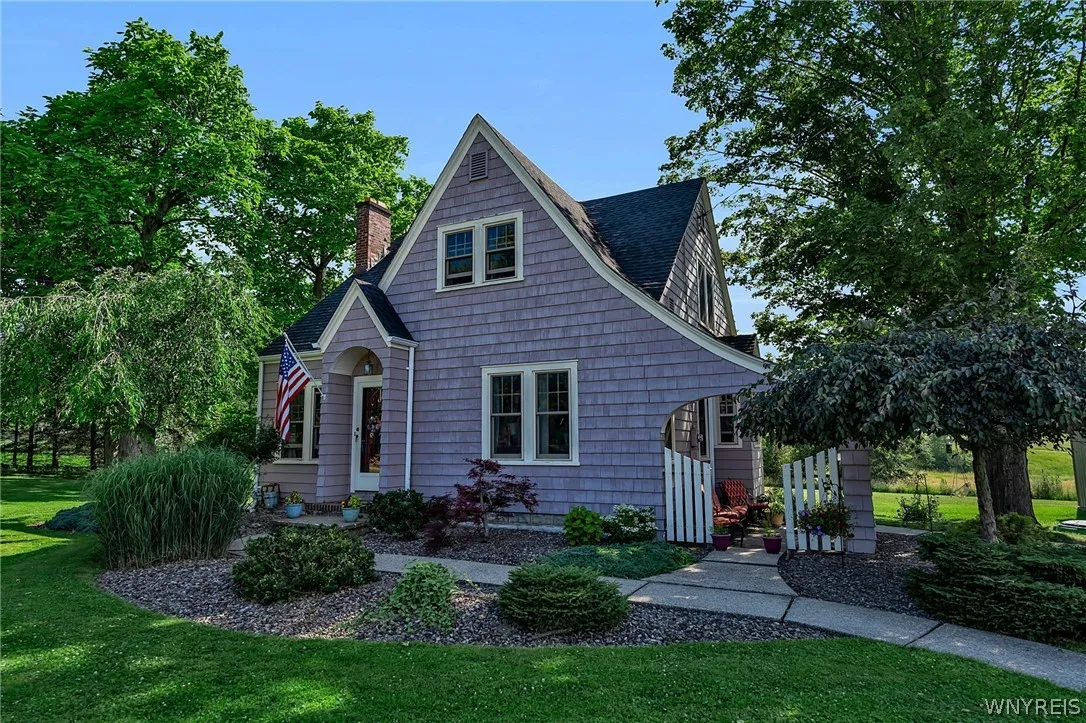 163 Capitol, Holland, New York 14080, Holland, New York 14080, 4 Bedrooms Bedrooms, 9 Rooms Rooms,2 BathroomsBathrooms,Residential,For Sale,163 Capitol, Holland, New York 14080,0,B1698388