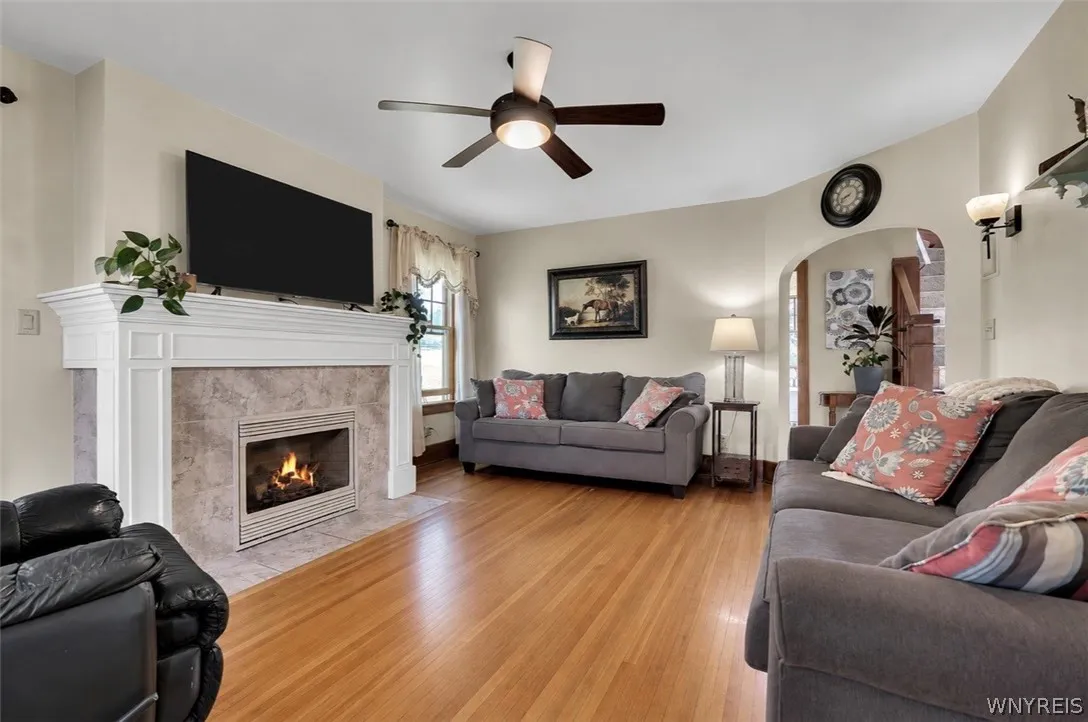 163 Capitol, Holland, New York 14080, Holland, New York 14080, 4 Bedrooms Bedrooms, 9 Rooms Rooms,2 BathroomsBathrooms,Residential,For Sale,163 Capitol, Holland, New York 14080,0,B1698388