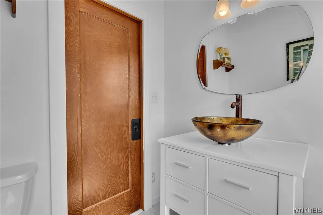 163 Capitol, Holland, New York 14080, Holland, New York 14080, 4 Bedrooms Bedrooms, 9 Rooms Rooms,2 BathroomsBathrooms,Residential,For Sale,163 Capitol, Holland, New York 14080,0,B1698388