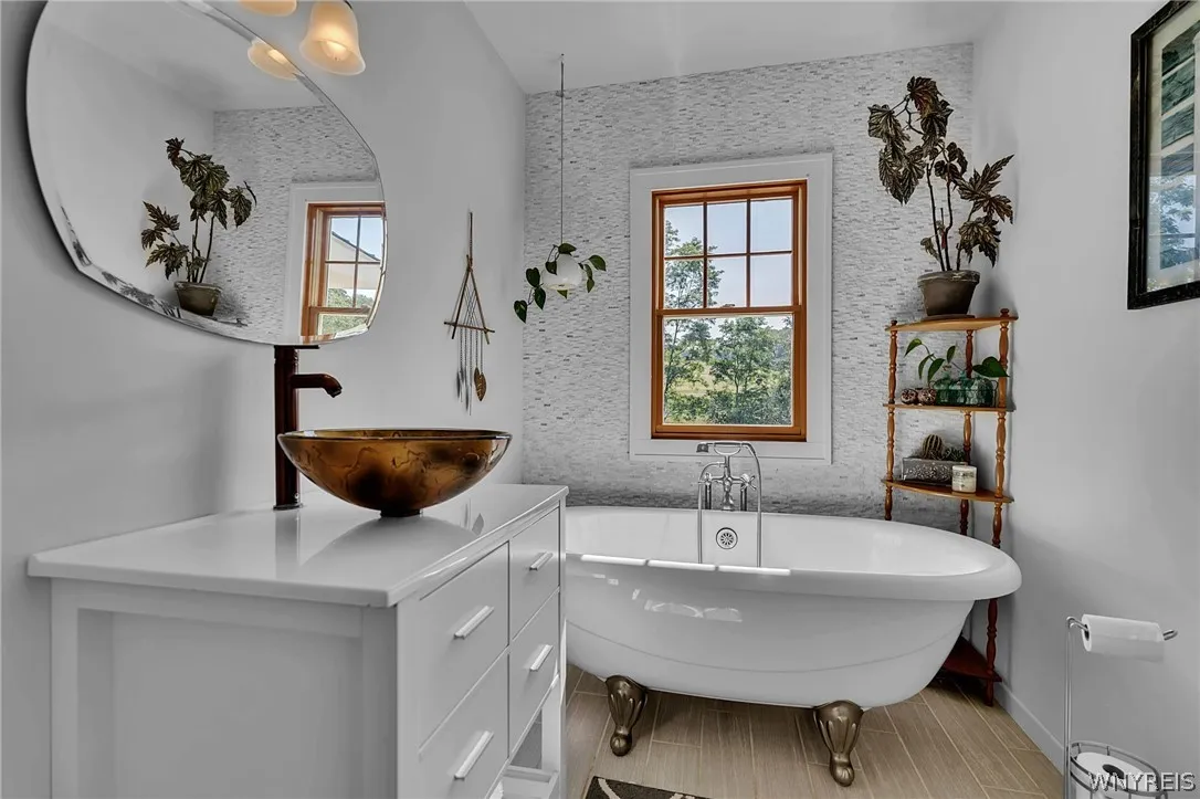 163 Capitol, Holland, New York 14080, Holland, New York 14080, 4 Bedrooms Bedrooms, 9 Rooms Rooms,2 BathroomsBathrooms,Residential,For Sale,163 Capitol, Holland, New York 14080,0,B1698388