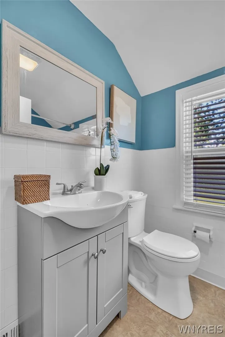 253 Lorfield Drive, Amherst, New York 14226, Amherst, New York 14226, 3 Bedrooms Bedrooms, 9 Rooms Rooms,1 BathroomBathrooms,Residential,For Sale,253 Lorfield Drive, Amherst, New York 14226,0,B1697958