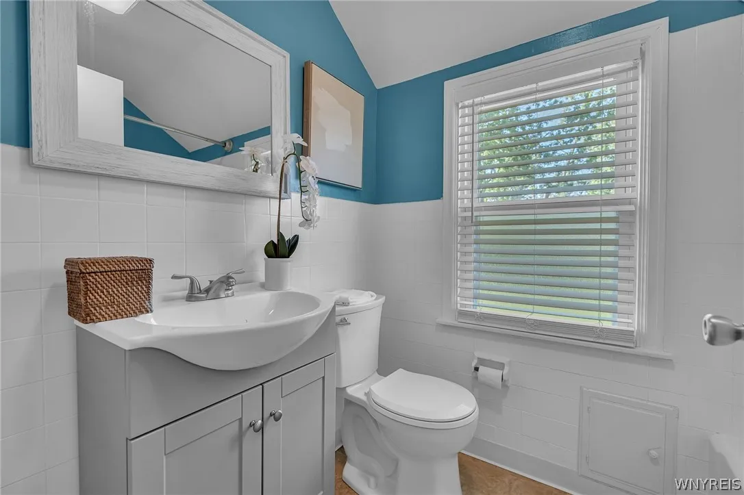 253 Lorfield Drive, Amherst, New York 14226, Amherst, New York 14226, 3 Bedrooms Bedrooms, 9 Rooms Rooms,1 BathroomBathrooms,Residential,For Sale,253 Lorfield Drive, Amherst, New York 14226,0,B1697958