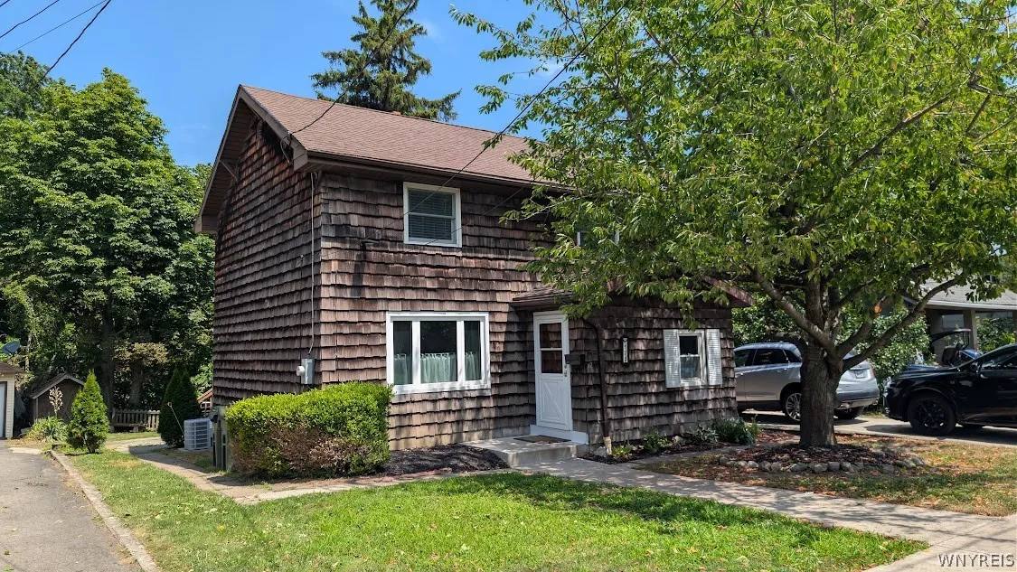 170 Glen Avenue, Amherst, New York 14221, Amherst, New York 14221, 3 Bedrooms Bedrooms, 6 Rooms Rooms,1 BathroomBathrooms,Residential Lease,For Rent,170 Glen Avenue, Amherst, New York 14221,0,B1699041