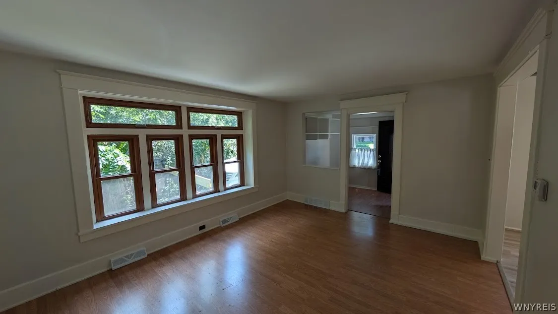 170 Glen Avenue, Amherst, New York 14221, Amherst, New York 14221, 3 Bedrooms Bedrooms, 6 Rooms Rooms,1 BathroomBathrooms,Residential Lease,For Rent,170 Glen Avenue, Amherst, New York 14221,0,B1699041
