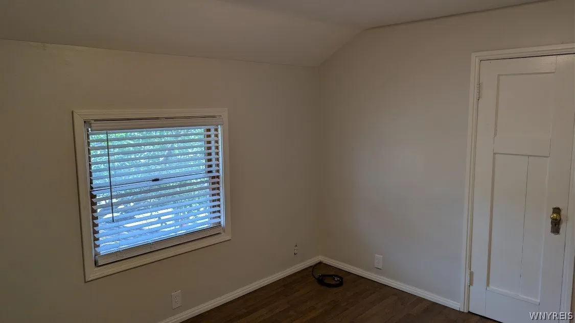 170 Glen Avenue, Amherst, New York 14221, Amherst, New York 14221, 3 Bedrooms Bedrooms, 6 Rooms Rooms,1 BathroomBathrooms,Residential Lease,For Rent,170 Glen Avenue, Amherst, New York 14221,0,B1699041
