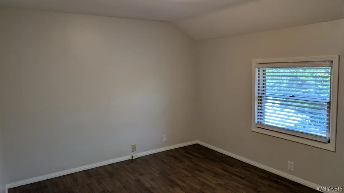 170 Glen Avenue, Amherst, New York 14221, Amherst, New York 14221, 3 Bedrooms Bedrooms, 6 Rooms Rooms,1 BathroomBathrooms,Residential Lease,For Rent,170 Glen Avenue, Amherst, New York 14221,0,B1699041