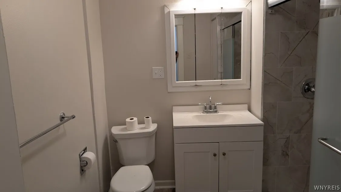 170 Glen Avenue, Amherst, New York 14221, Amherst, New York 14221, 3 Bedrooms Bedrooms, 6 Rooms Rooms,1 BathroomBathrooms,Residential Lease,For Rent,170 Glen Avenue, Amherst, New York 14221,0,B1699041