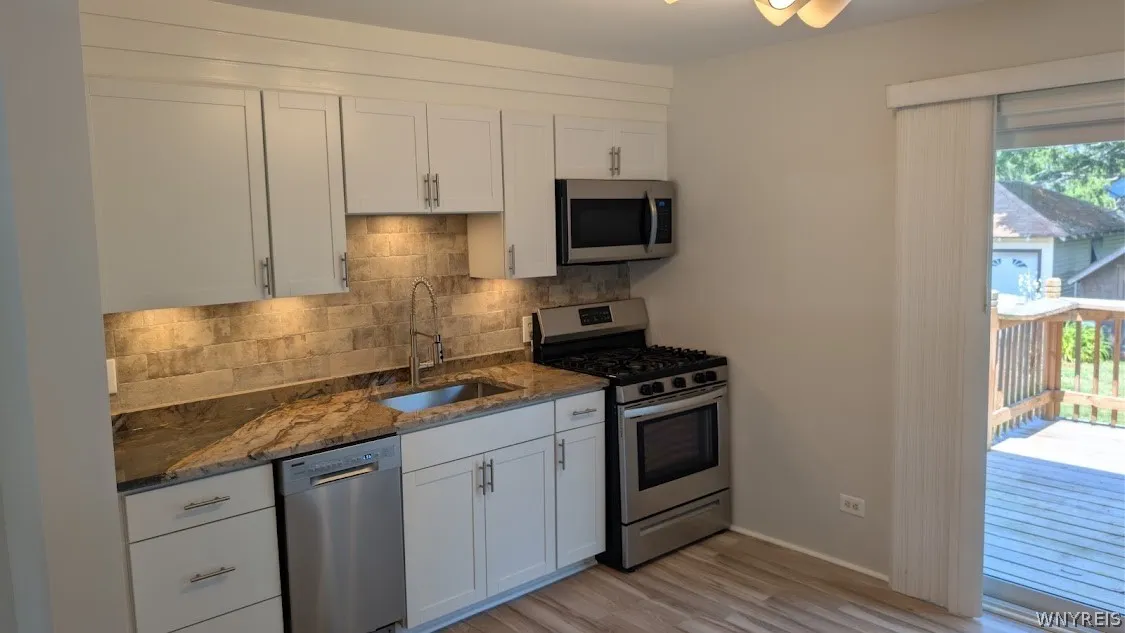 170 Glen Avenue, Amherst, New York 14221, Amherst, New York 14221, 3 Bedrooms Bedrooms, 6 Rooms Rooms,1 BathroomBathrooms,Residential Lease,For Rent,170 Glen Avenue, Amherst, New York 14221,0,B1699041