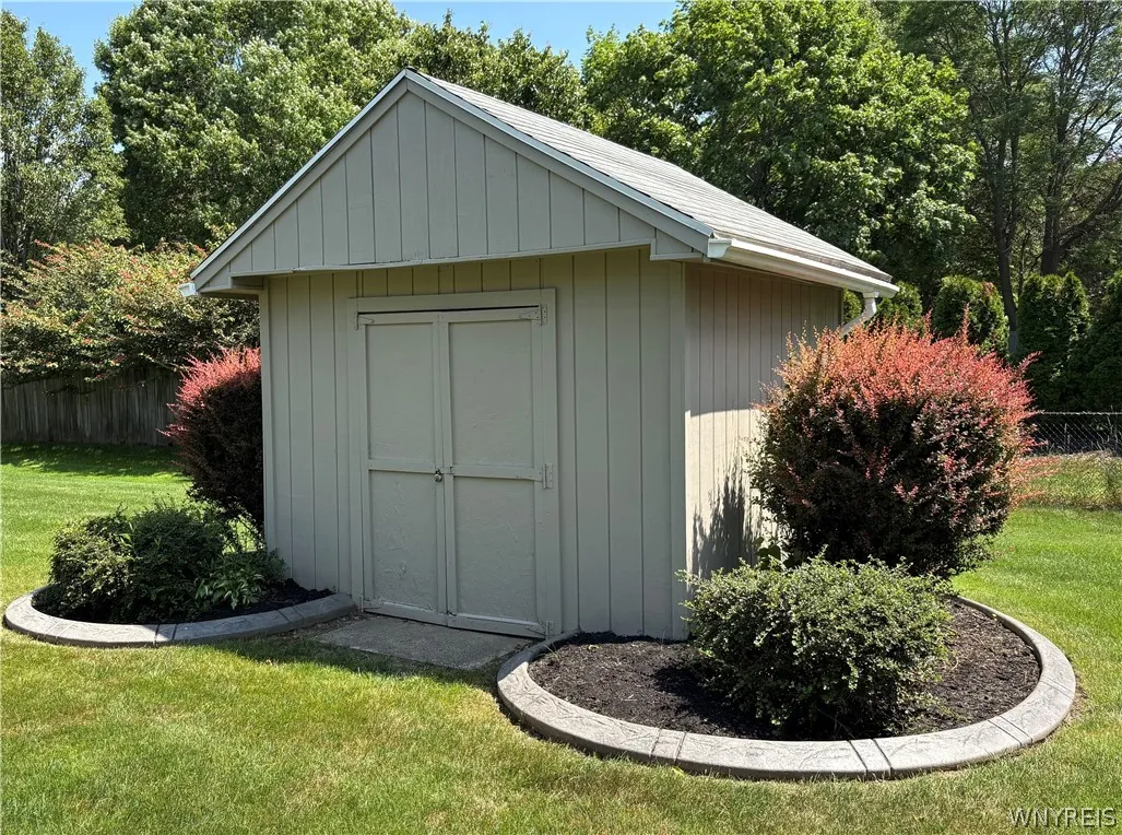7 Birch Run, Orchard Park, New York 14127, Orchard Park, New York 14127, 3 Bedrooms Bedrooms, 8 Rooms Rooms,2 BathroomsBathrooms,Residential,For Sale,7 Birch Run, Orchard Park, New York 14127,0,B1697969