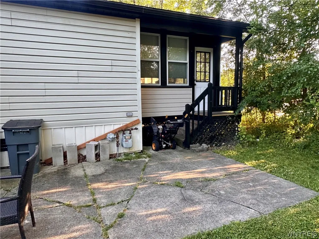 14 Brookridge Drive, Hamburg, New York 14075, Hamburg, New York 14075, 3 Bedrooms Bedrooms, 6 Rooms Rooms,2 BathroomsBathrooms,Residential,For Sale,14 Brookridge Drive, Hamburg, New York 14075,0,B1698607