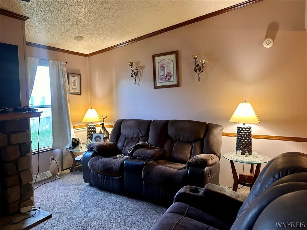 14 Brookridge Drive, Hamburg, New York 14075, Hamburg, New York 14075, 3 Bedrooms Bedrooms, 6 Rooms Rooms,2 BathroomsBathrooms,Residential,For Sale,14 Brookridge Drive, Hamburg, New York 14075,0,B1698607