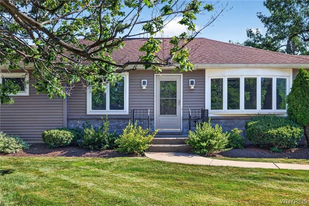 1985 Maple Road, Amherst, New York 14221, Amherst, New York 14221, 3 Bedrooms Bedrooms, 8 Rooms Rooms,2 BathroomsBathrooms,Residential,For Sale,1985 Maple Road, Amherst, New York 14221,0,B1698216