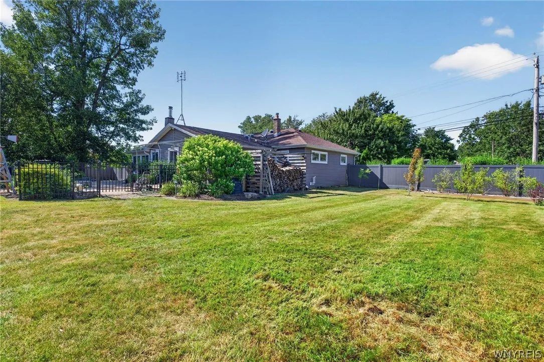 1985 Maple Road, Amherst, New York 14221, Amherst, New York 14221, 3 Bedrooms Bedrooms, 8 Rooms Rooms,2 BathroomsBathrooms,Residential,For Sale,1985 Maple Road, Amherst, New York 14221,0,B1698216